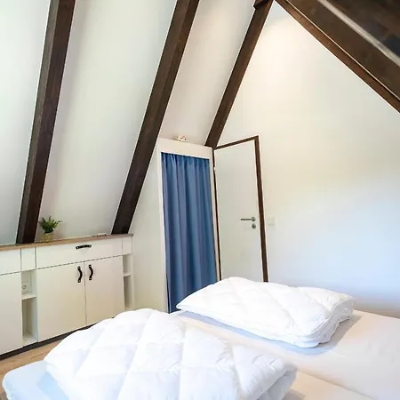 Ferienwohnpark Nurdachhaus Typ 8 Ndt 004 *